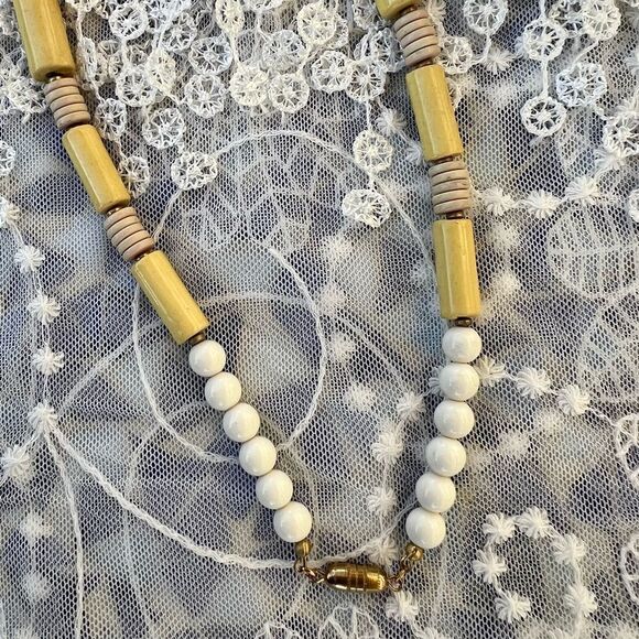 Vintage 70’s Painted Transfer Enamel Necklace - Picture 6 of 12